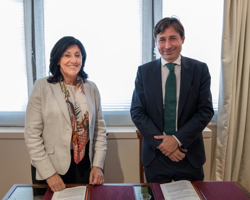 Esperanza Casteleiro, secretaria de Estado y directora del CNI y del CCN; y Paco Salcedo, Presidente de Microsoft España.